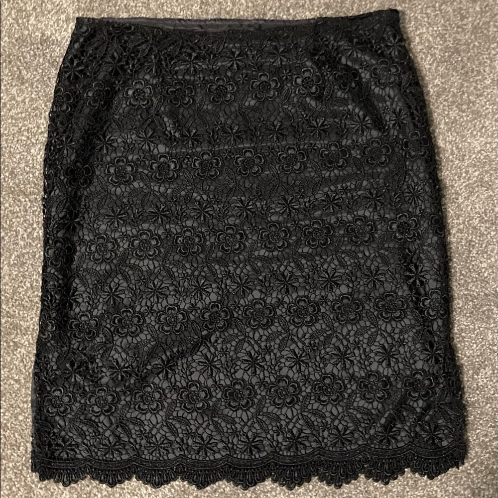 Black Lace Lined Skirt - size 6